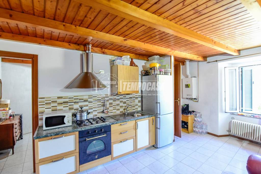 appartamento in vendita ad Erba