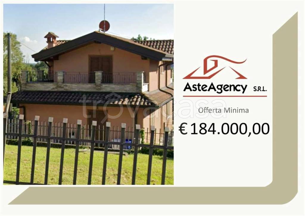 casa indipendente in vendita ad Erba