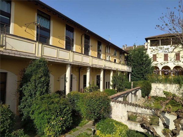 appartamento in vendita ad Erba