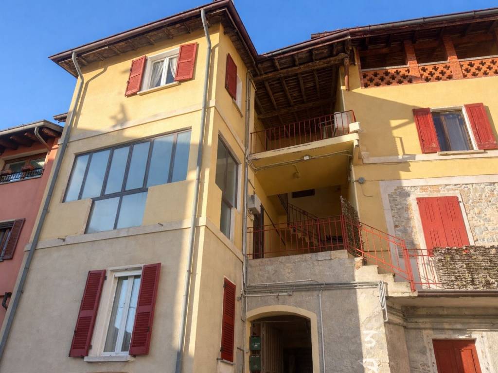 appartamento in vendita ad Erba