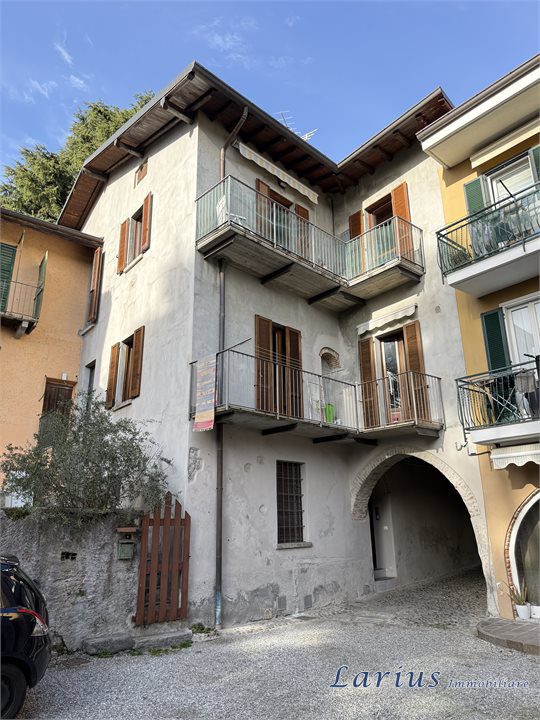 appartamento in vendita ad Erba