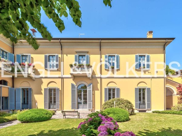 appartamento in vendita ad Erba