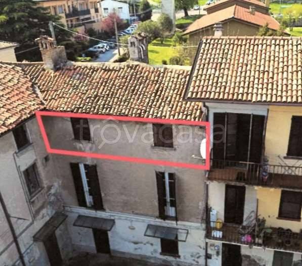 appartamento in vendita ad Erba