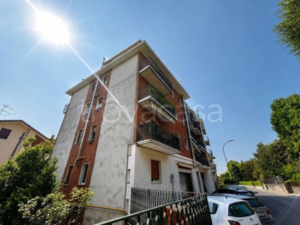 appartamento in vendita ad Erba