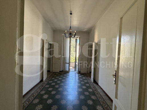 casa indipendente in vendita ad Erba