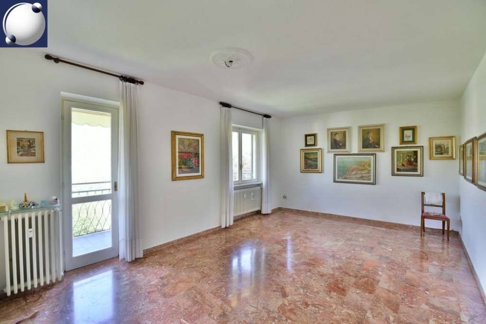 appartamento in vendita ad Erba