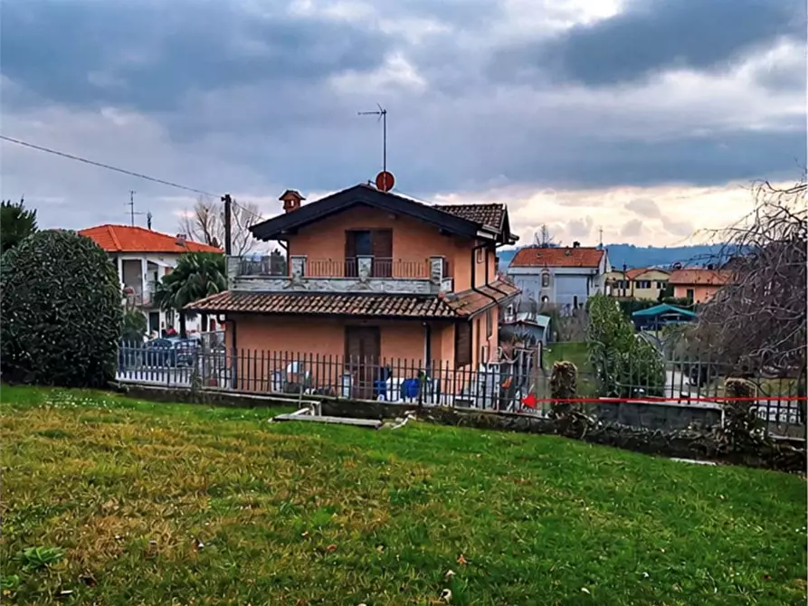 appartamento in vendita ad Erba