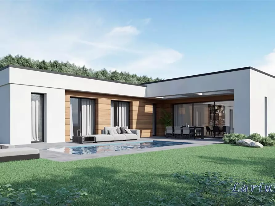 casa indipendente in vendita ad Erba