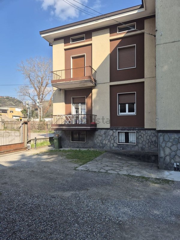 appartamento in vendita ad Erba