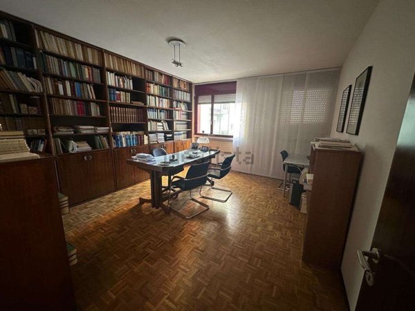appartamento in vendita ad Erba