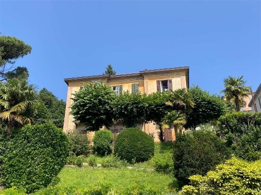 appartamento in vendita ad Erba