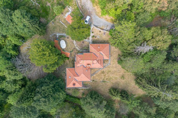 casa indipendente in vendita ad Erba