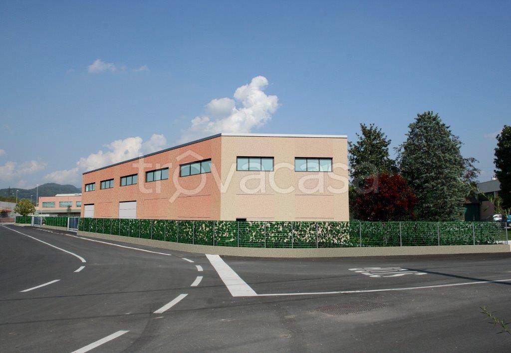 terreno edificabile in vendita ad Erba
