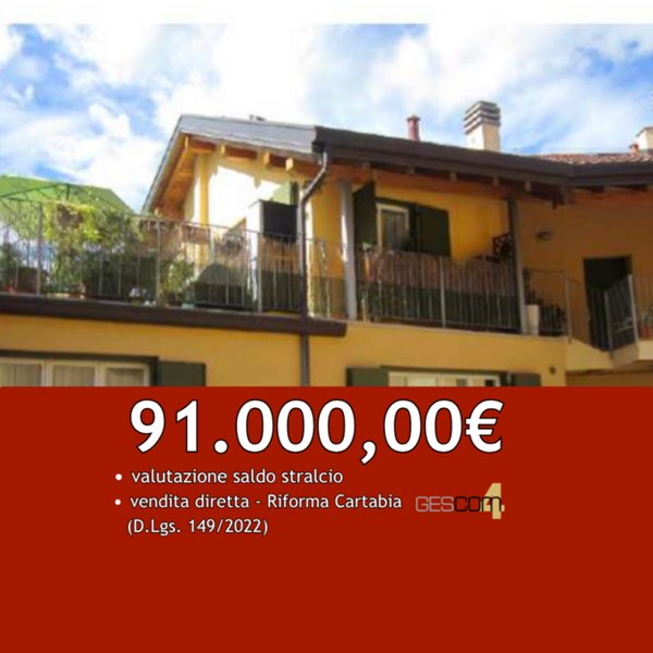 appartamento in vendita ad Erba
