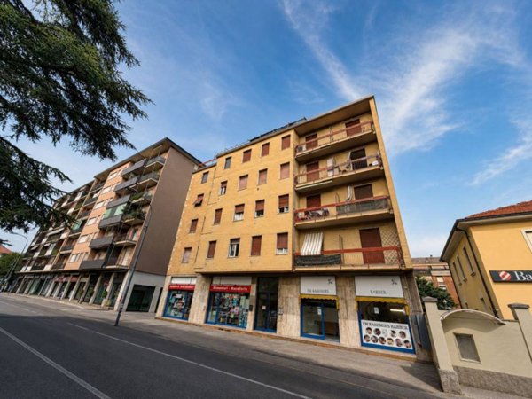 appartamento in vendita ad Erba