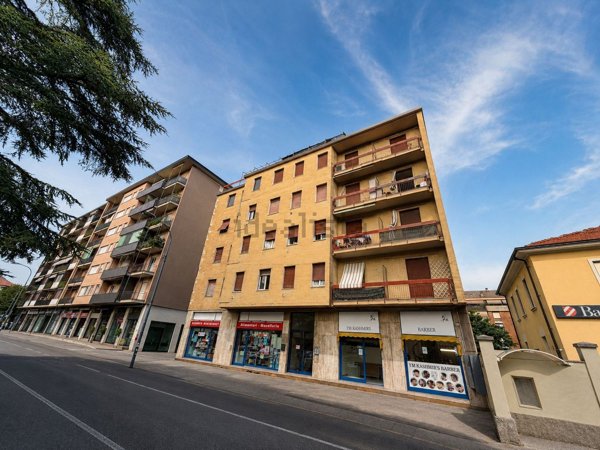 appartamento in vendita ad Erba