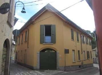 appartamento in vendita ad Erba