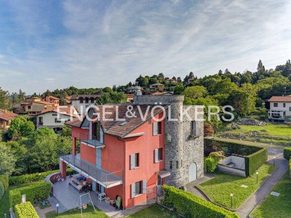 appartamento in vendita ad Erba