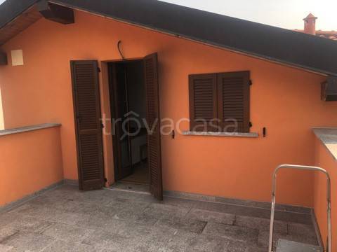 appartamento in vendita ad Erba