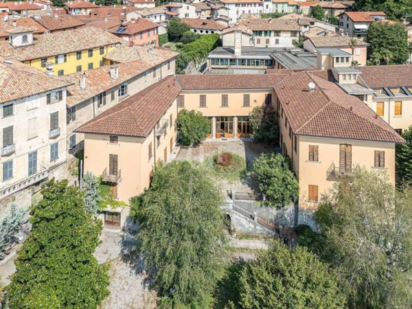 intera palazzina in vendita ad Erba