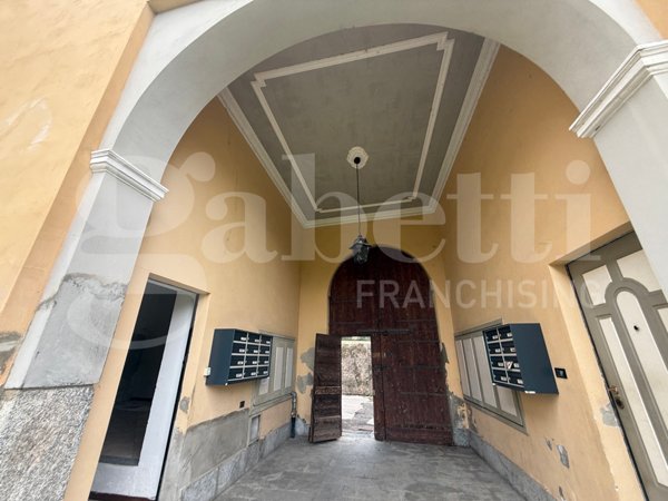 appartamento in vendita ad Erba