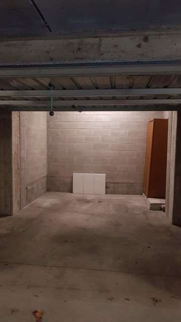 box auto in vendita ad Erba