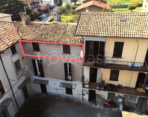 appartamento in vendita ad Erba