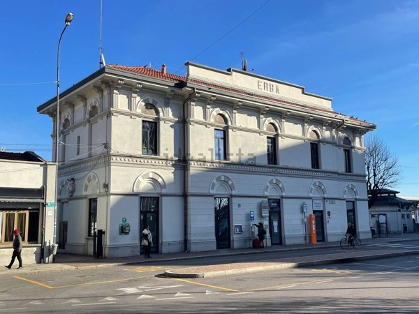 terreno edificabile in vendita ad Erba
