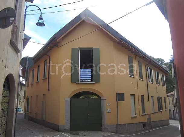appartamento in vendita ad Erba