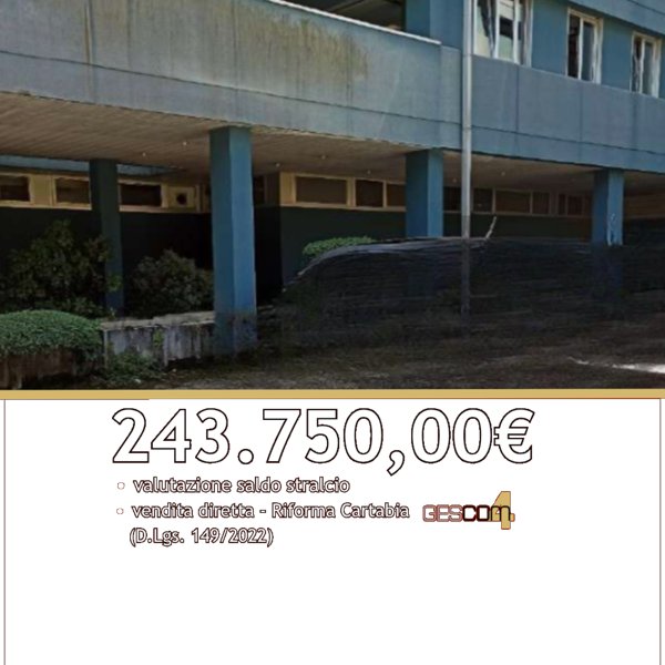negozio in vendita ad Erba