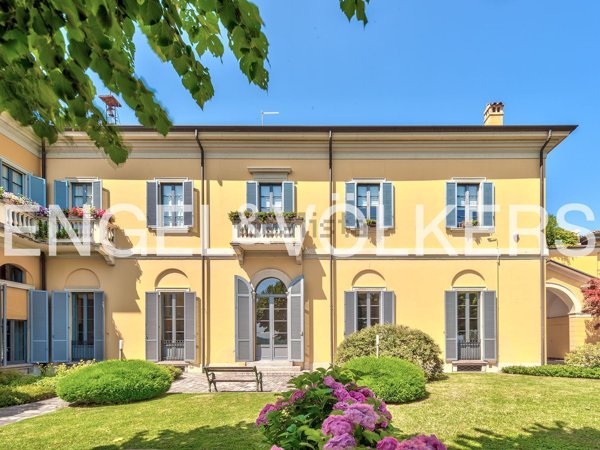 appartamento in vendita ad Erba