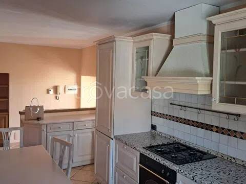 appartamento in vendita ad Erba