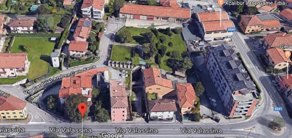 casa indipendente in vendita ad Erba