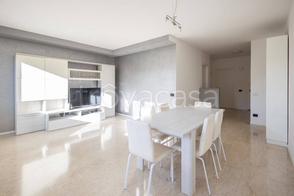 appartamento in vendita ad Erba