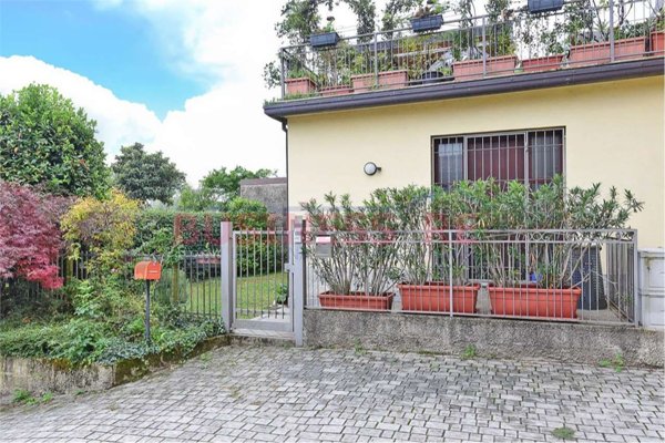 appartamento in vendita ad Erba