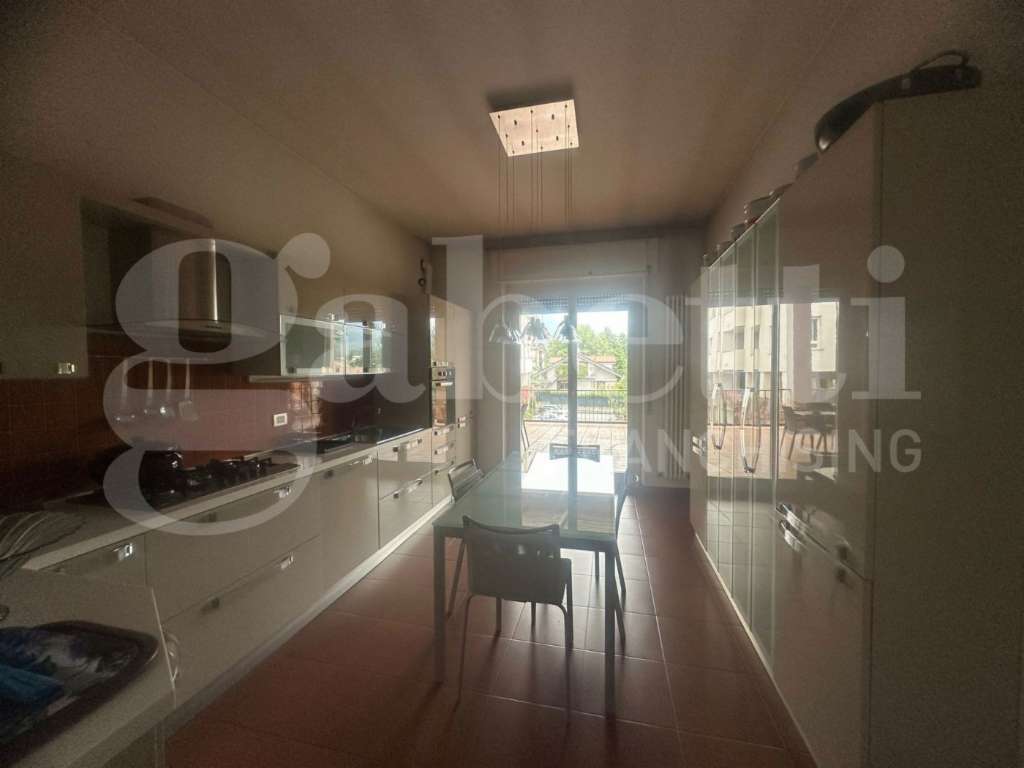 appartamento in vendita ad Erba