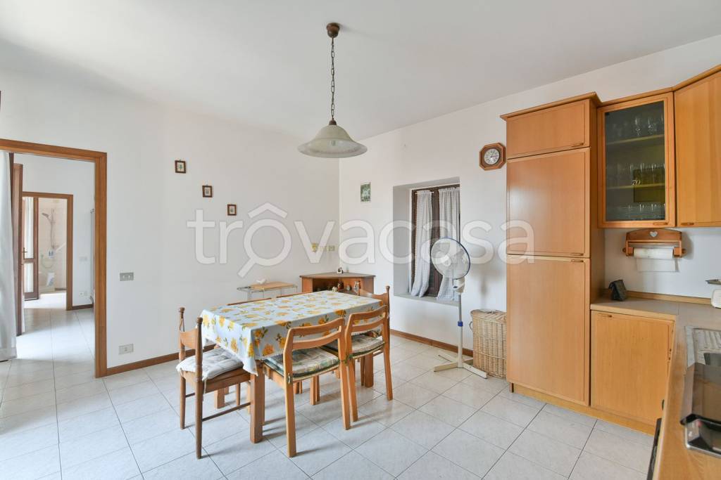appartamento in vendita ad Eupilio in zona Penzano