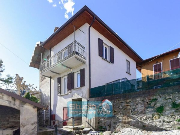 casa indipendente in vendita ad Eupilio in zona Penzano
