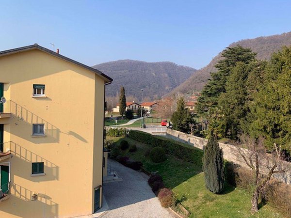 appartamento in vendita ad Eupilio in zona Galliano