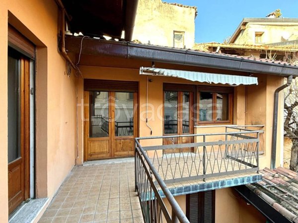 casa indipendente in vendita ad Eupilio