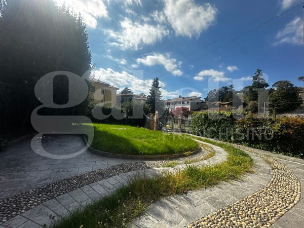 casa indipendente in vendita ad Eupilio