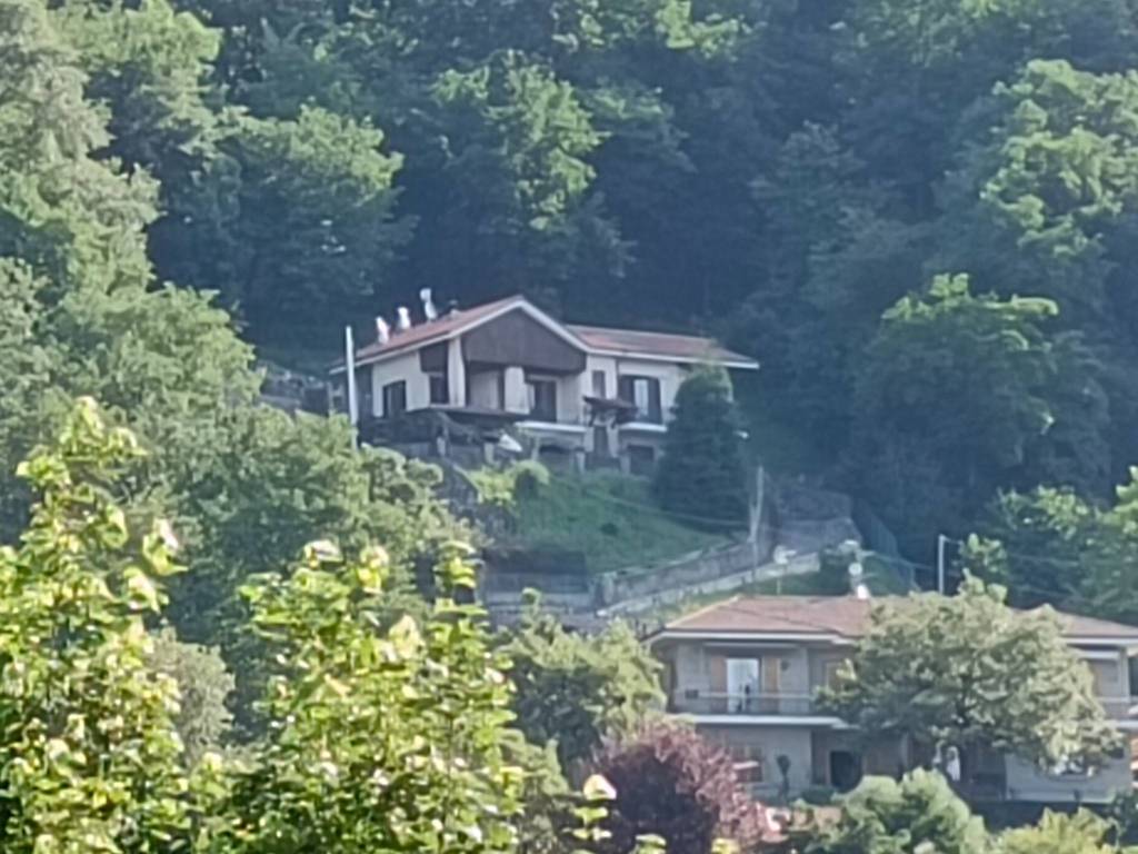 casa indipendente in vendita ad Eupilio in zona Galliano