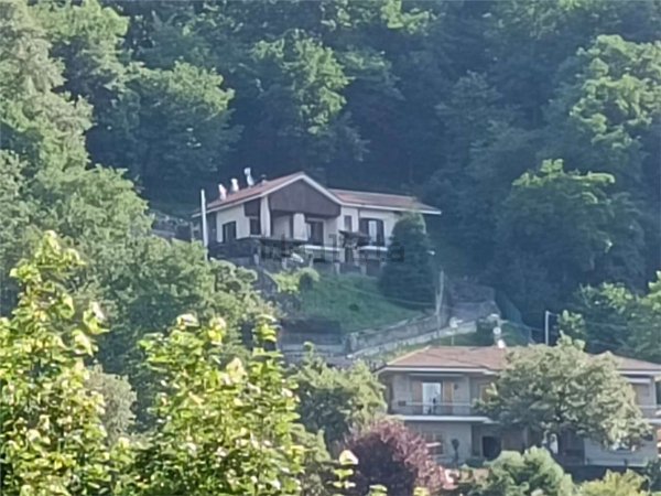 casa indipendente in vendita ad Eupilio