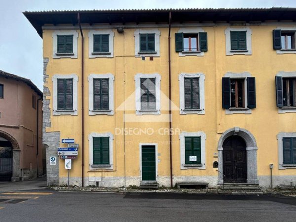 appartamento in vendita ad Eupilio in zona Carella