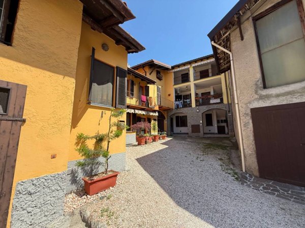 appartamento in vendita ad Eupilio in zona Penzano