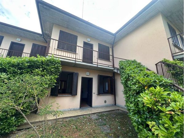 appartamento in vendita ad Eupilio in zona Corneno
