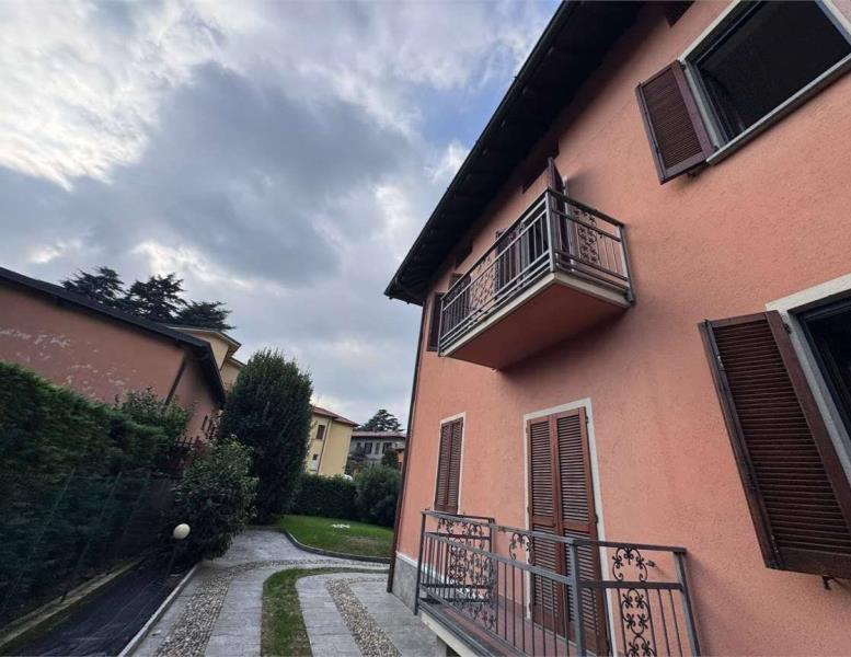 casa indipendente in vendita ad Eupilio