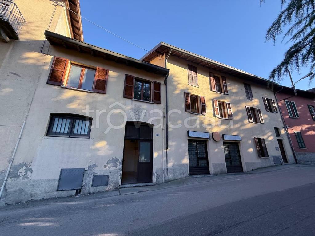 appartamento in vendita ad Eupilio in zona Carella