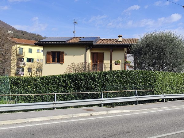 casa indipendente in vendita ad Eupilio