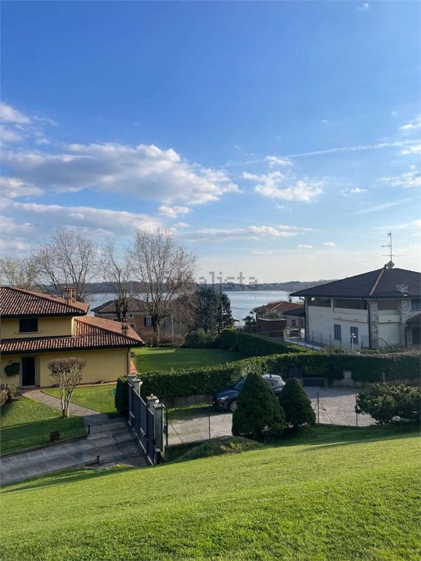 casa indipendente in vendita ad Eupilio in zona Penzano